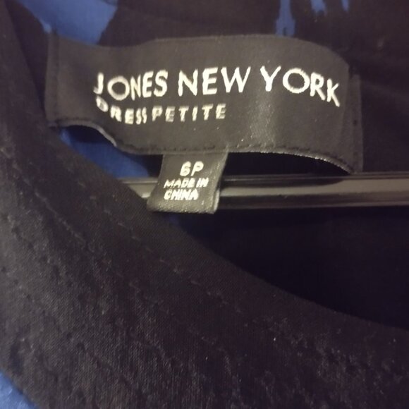 Royal Blue- Floral Knee-length Dress - Picture 4 of 9